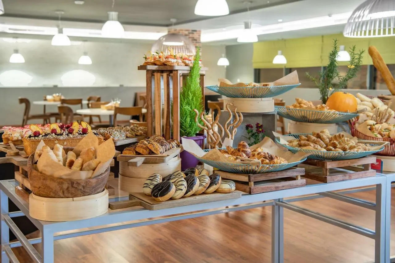 Radisson Hotel & Apartments Dammam Industrial City 4*,